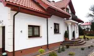 Z czego cokół na elewacji? Wybór materiałów, ich właściwości i koszty
