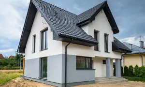 Jak dobrać kolor elewacji do domu, by zachwycał i harmonizował z otoczeniem?