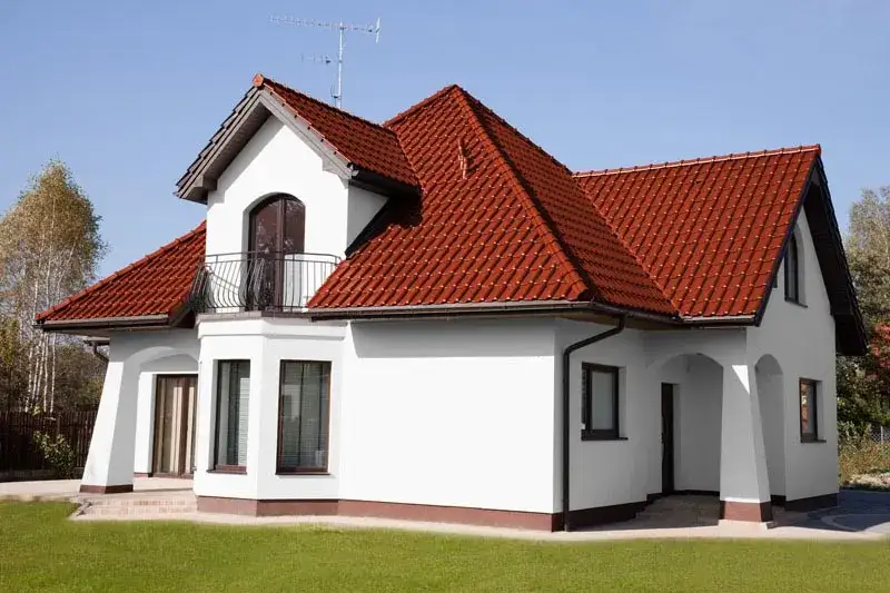 Zdjęcie Jaki kolor elewacji do ceglastego dachu? Unikaj tych najgorszych błędów!